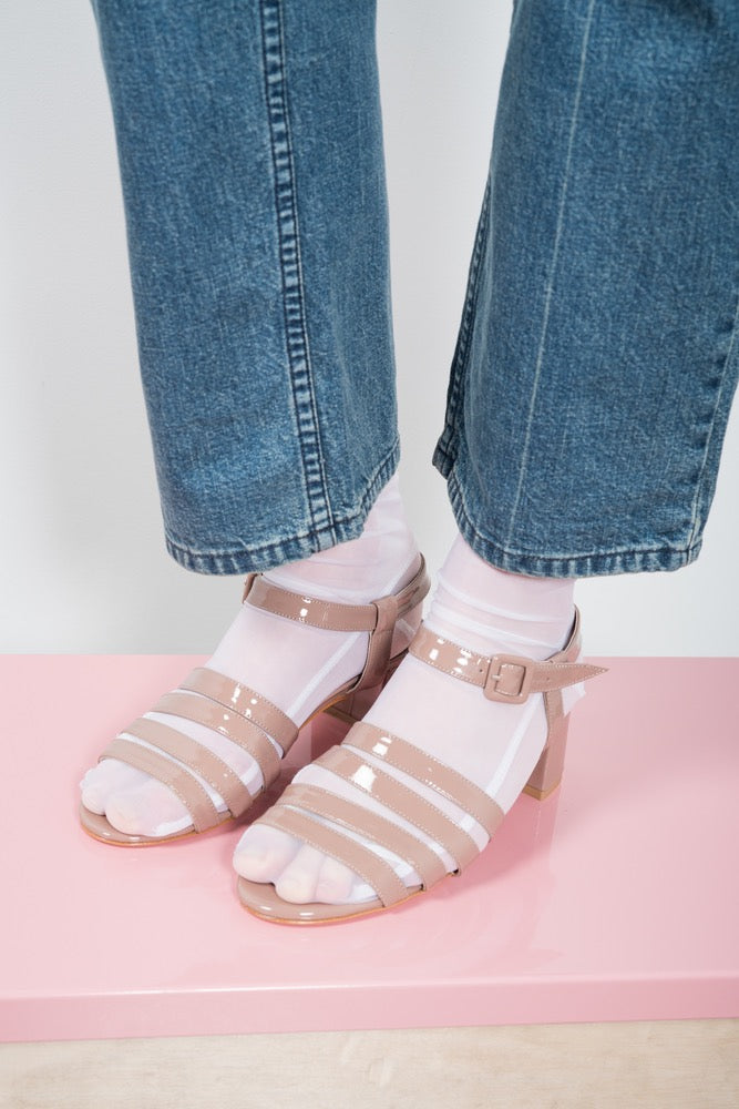 Darner Solid White Mesh Socks